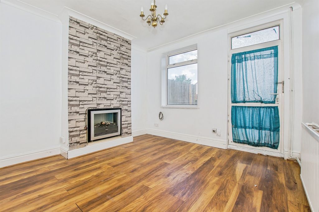 Property photo 3 of 17