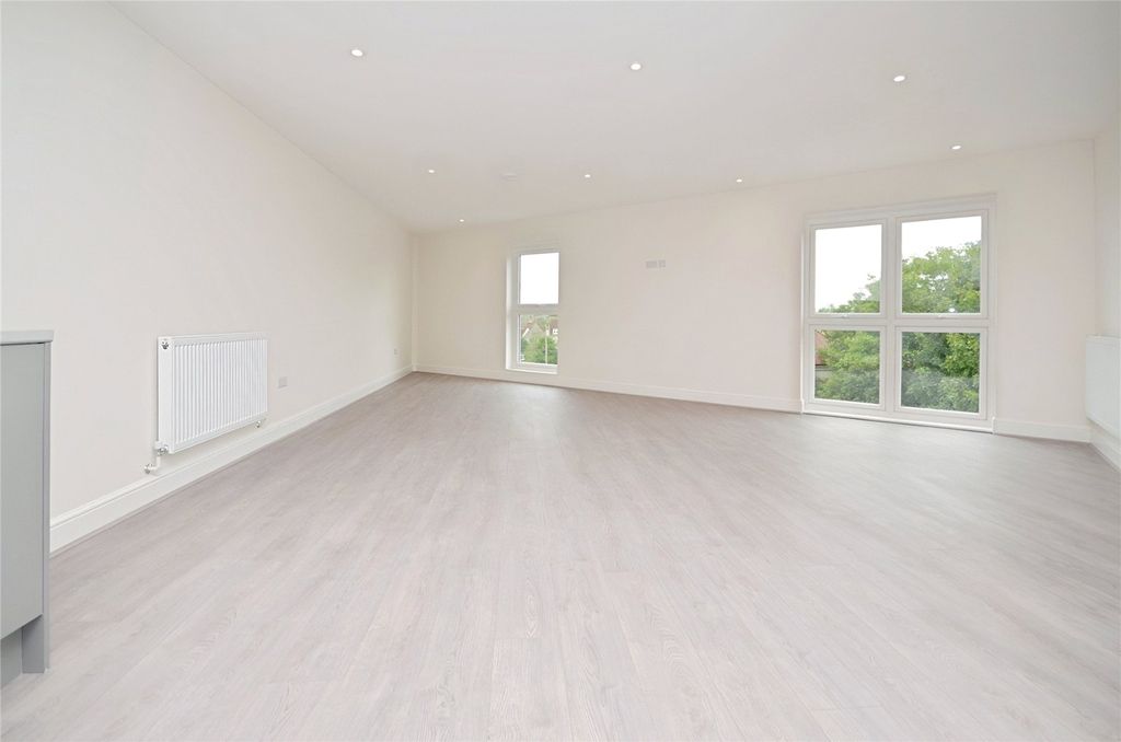 Property photo 3 of 7 Picture No. 15