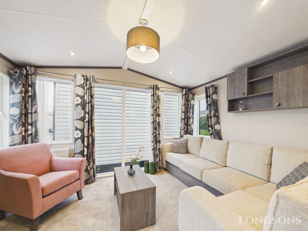 Property photo 2 of 17 Cam02173G0 Pr0339 Still009