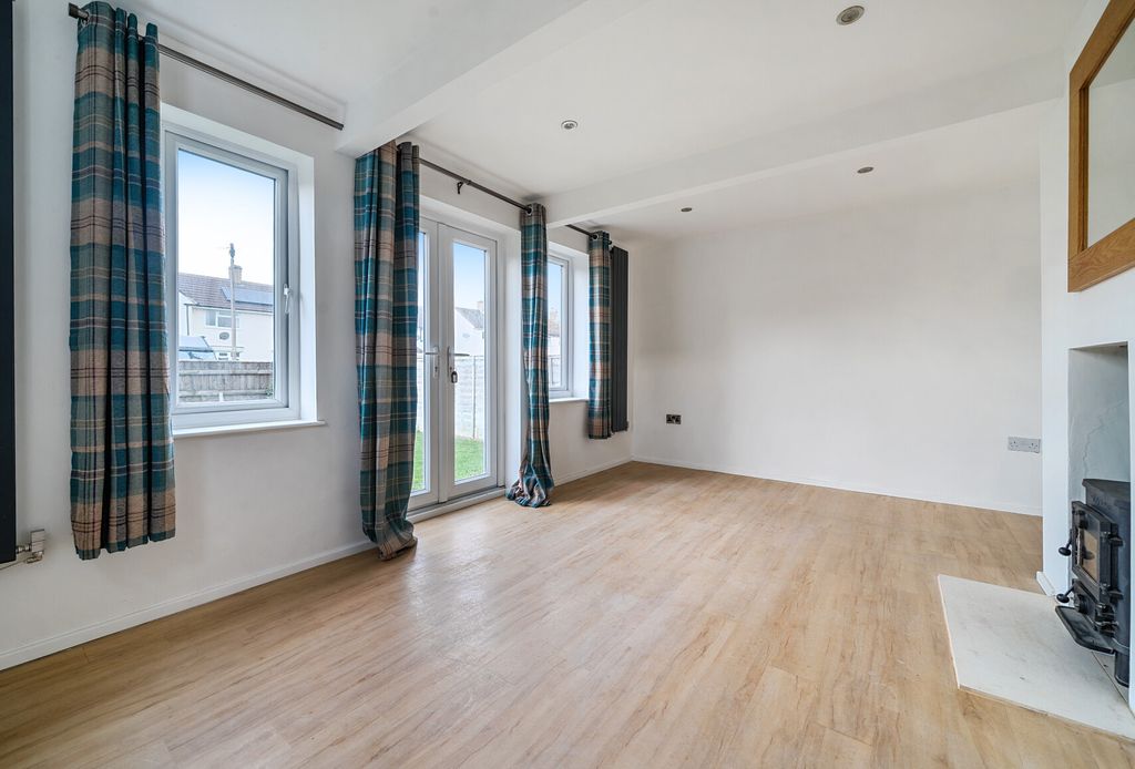 Property photo 3 of 21 1374044-9-690c7F0...