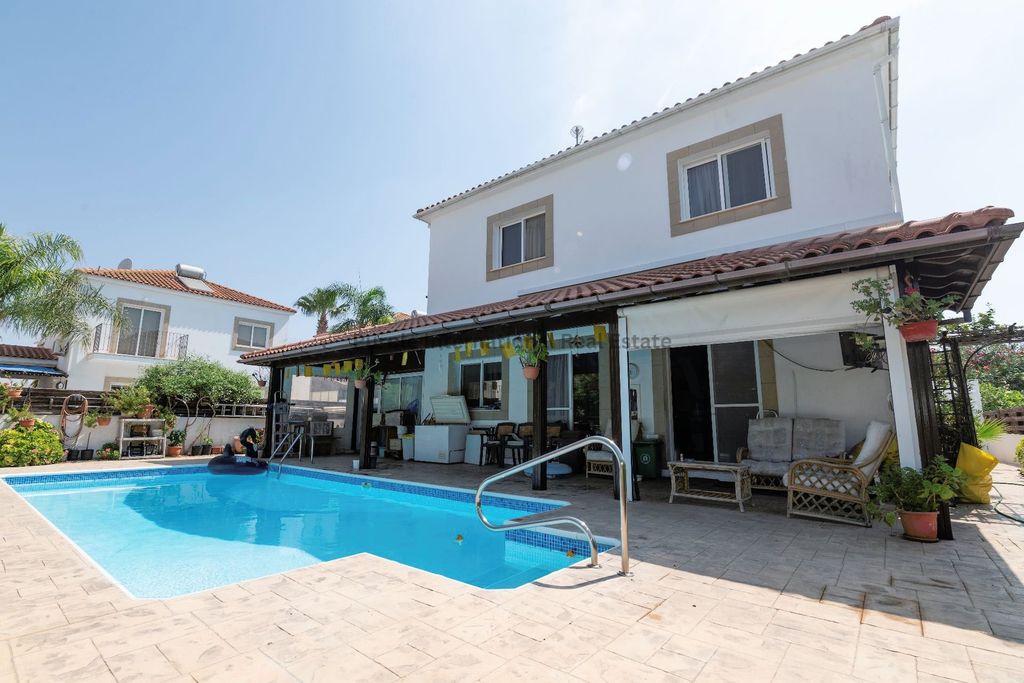 Property photo 1 of 34