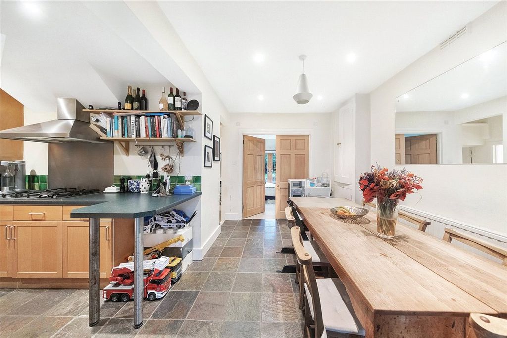 Property photo 3 of 12 Kitchen