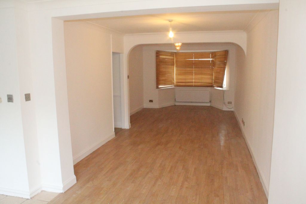 Property photo 3 of 9 Gallery