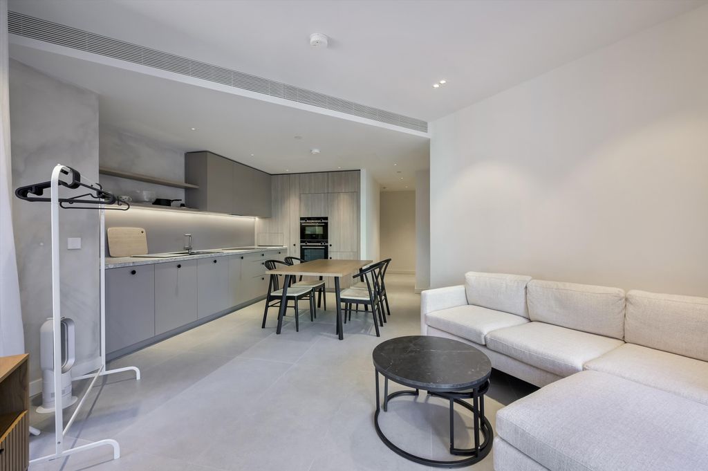 Property photo 2 of 12 Image