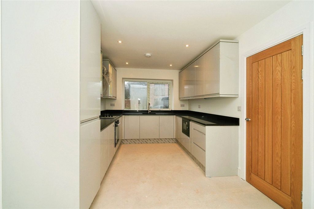 Property photo 3 of 24 Picture No. 34