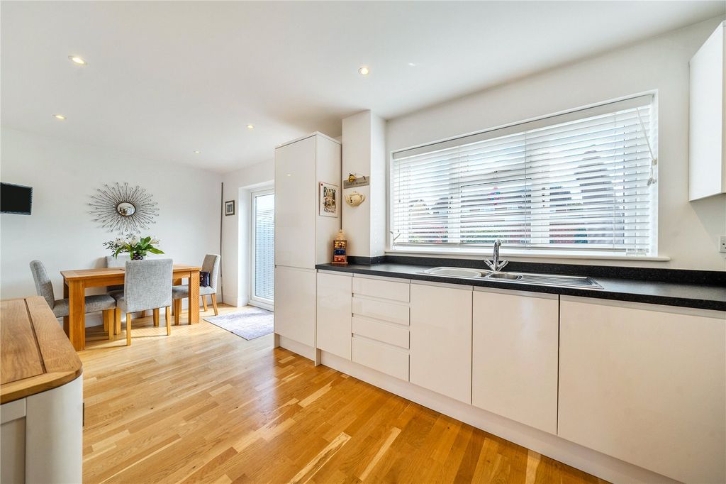 Property photo 2 of 12 Picture No. 05