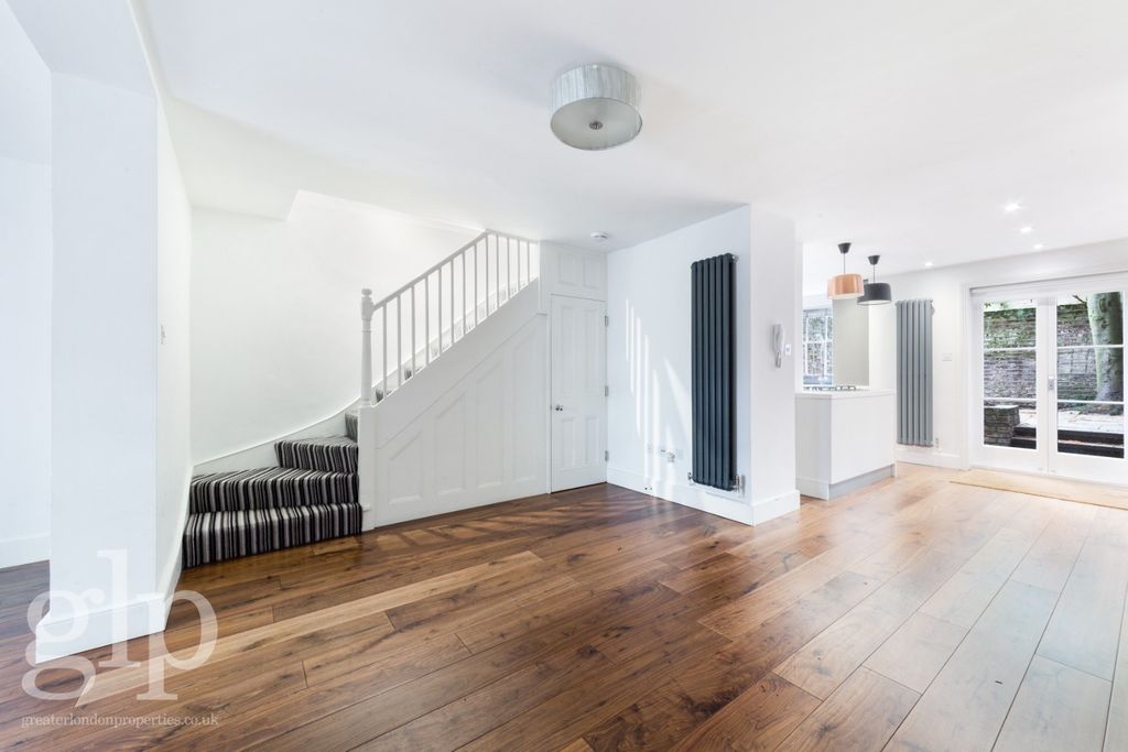 Property photo 1 of 18 4558270