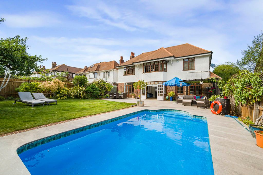 Property photo 1 of 33 Swimming Pool