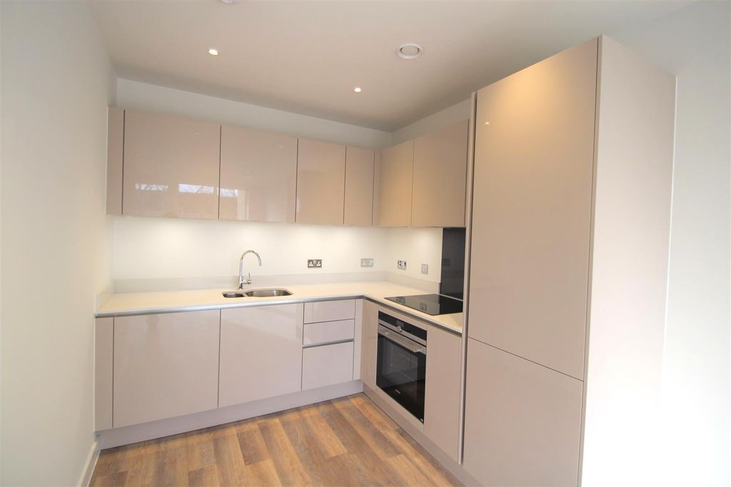 Property photo 3 of 7 Kit.Jpg