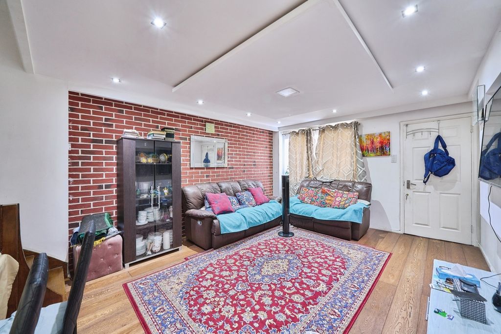Property photo 2 of 14 Pbox-Img.Jpg