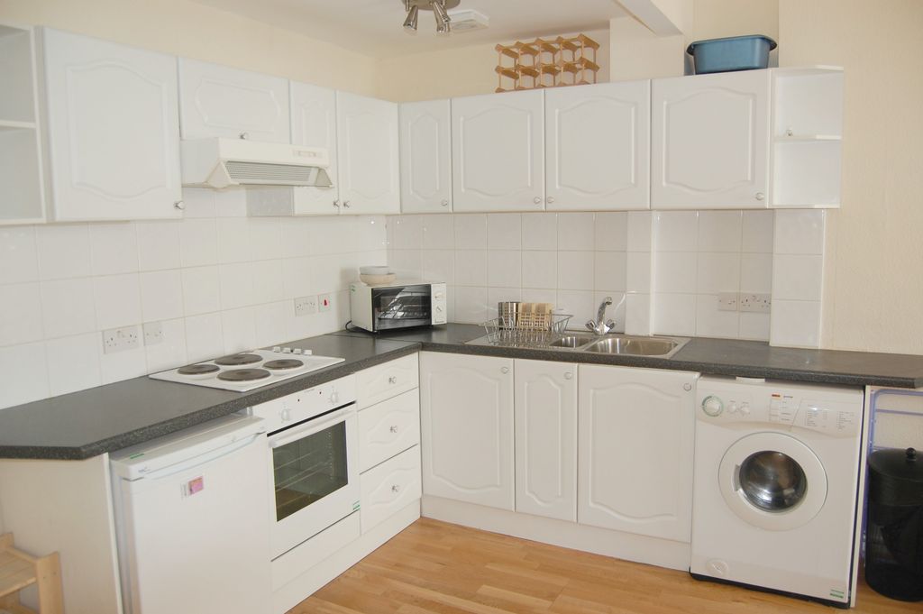 Property photo 2 of 4 Open Plan Kitchen