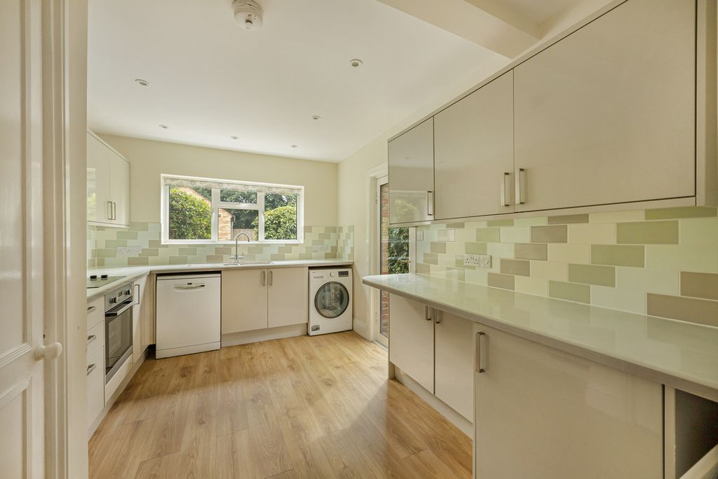 Property photo 3 of 30