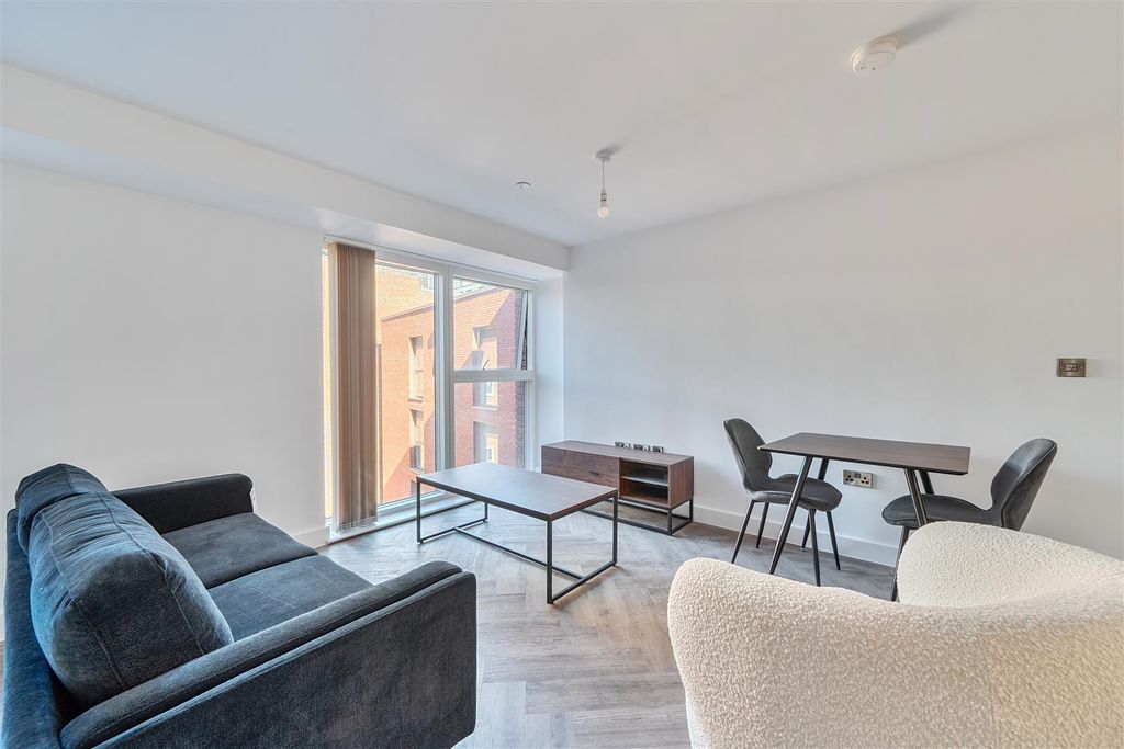 Property photo 3 of 11 1455351-6-69F37d5E59c25.Jpg