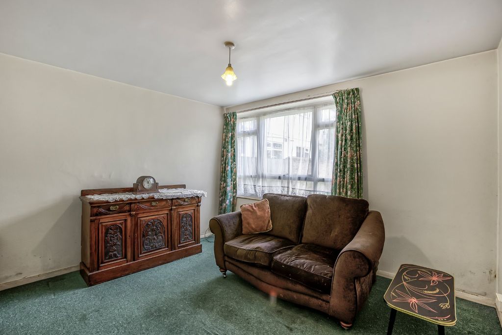 Property photo 3 of 8 Picture No. 06