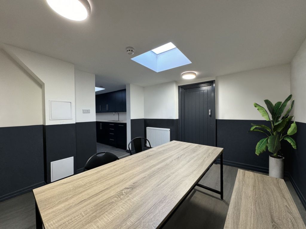 Property photo 3 of 9 Dining