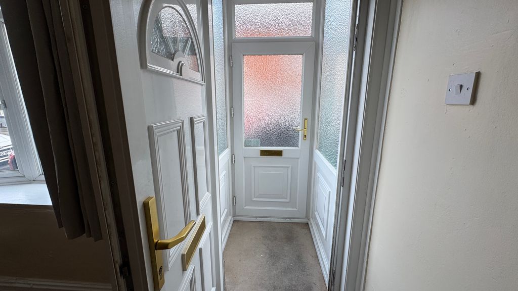 Property photo 3 of 13 Img_4890