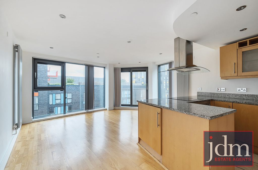 Property photo 1 of 9 Aef92843-F3Ed-494...