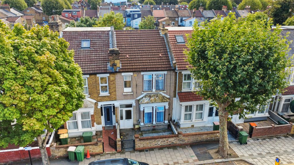 Property photo 1 of 25