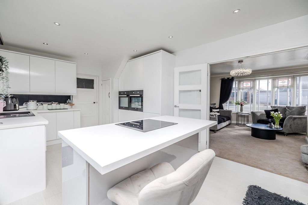 Property photo 2 of 44 Kitchen