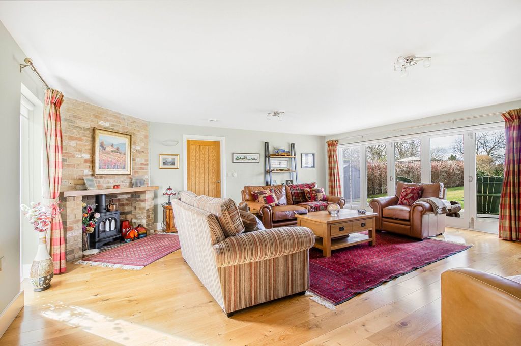 Property photo 2 of 38