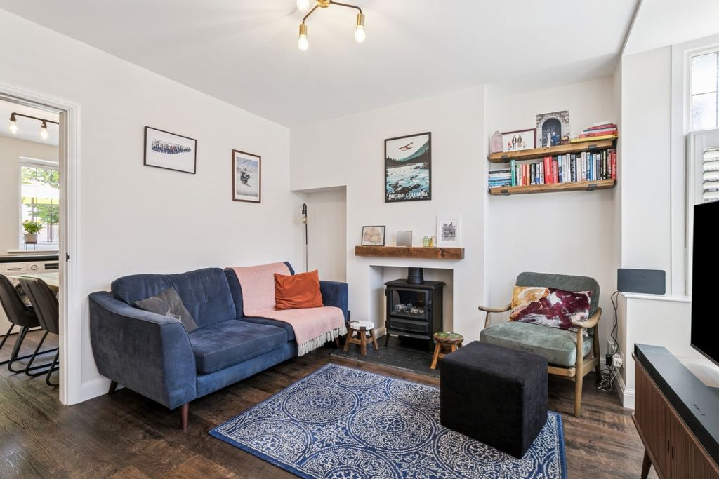 Property photo 2 of 16 5324872