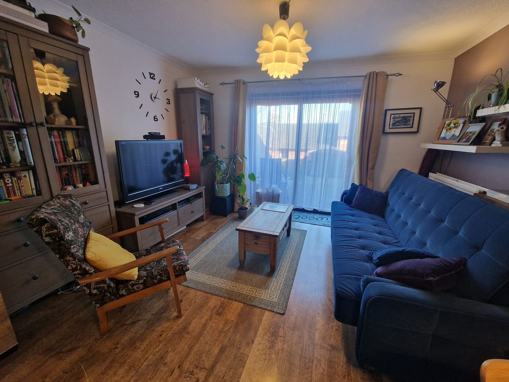 Property photo 2 of 20