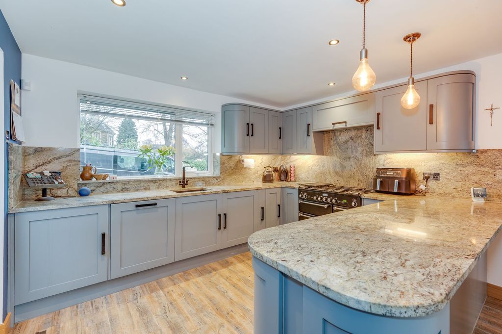 Property photo 2 of 30