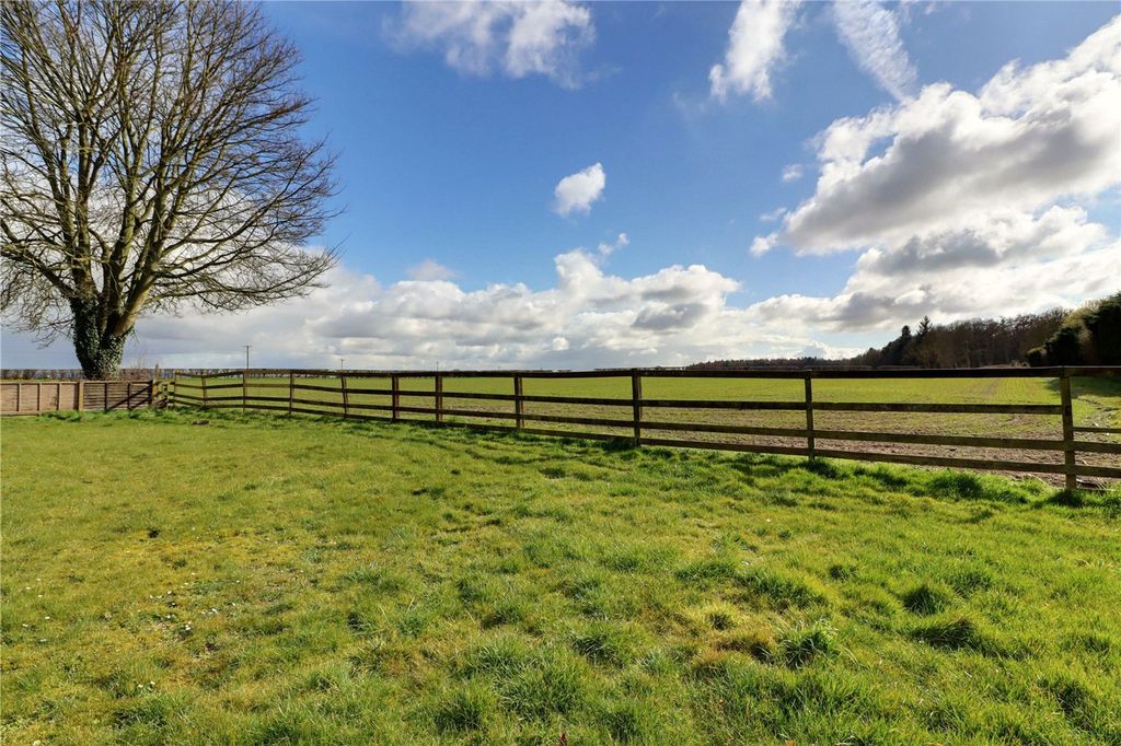 Property photo 2 of 31 Picture No. 25