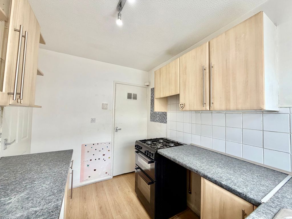 Property photo 3 of 17 Img_2568