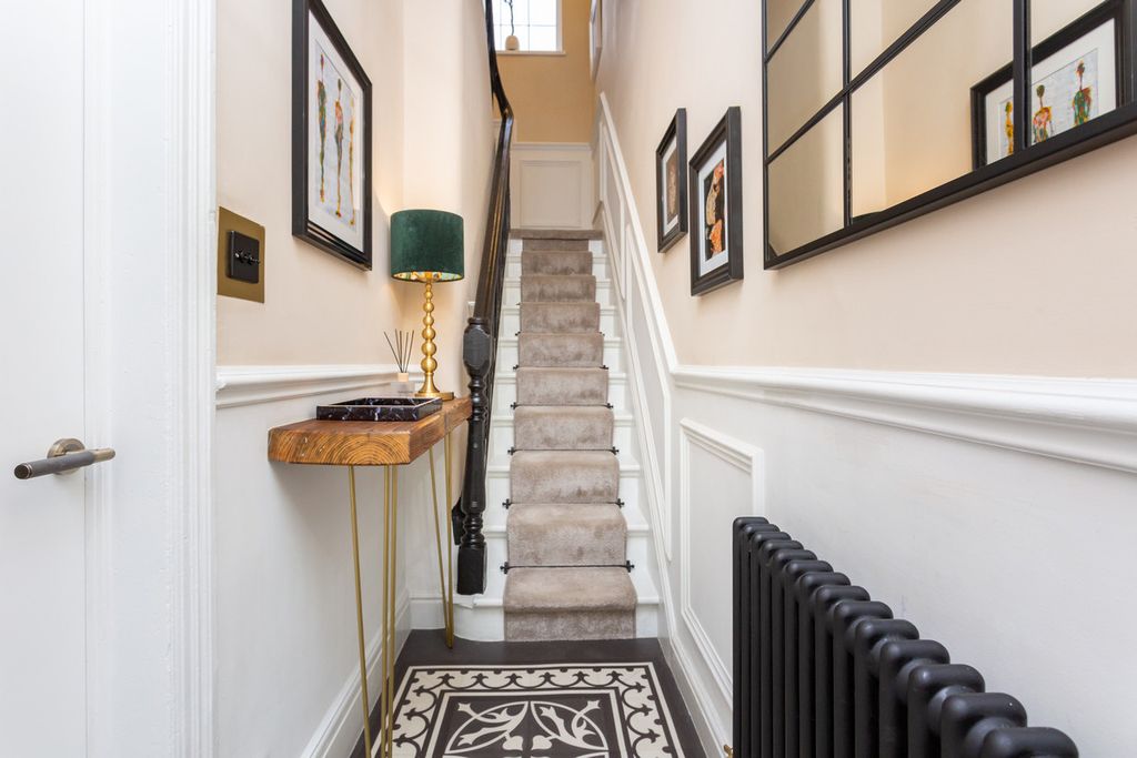 Property photo 3 of 27