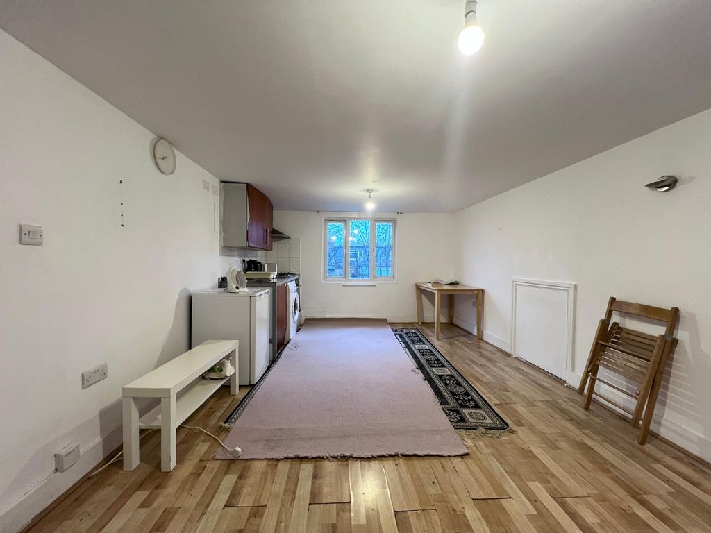 Property photo 3 of 37