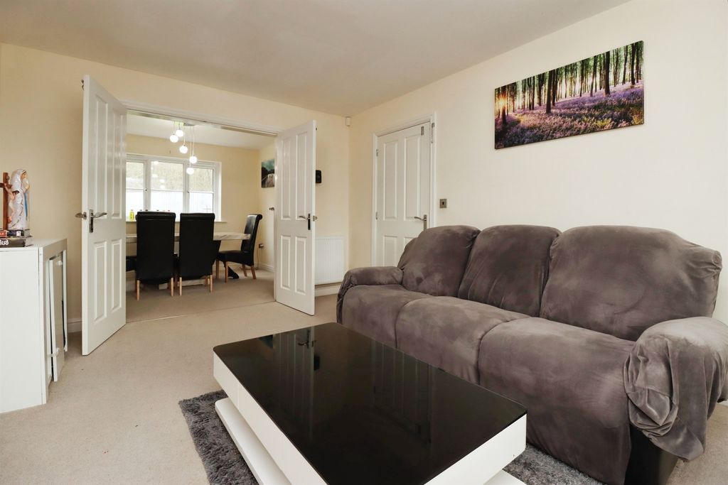Property photo 3 of 20