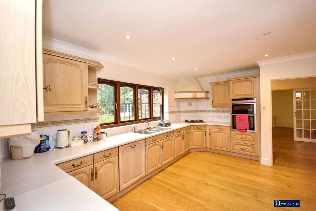 Property photo 3 of 21