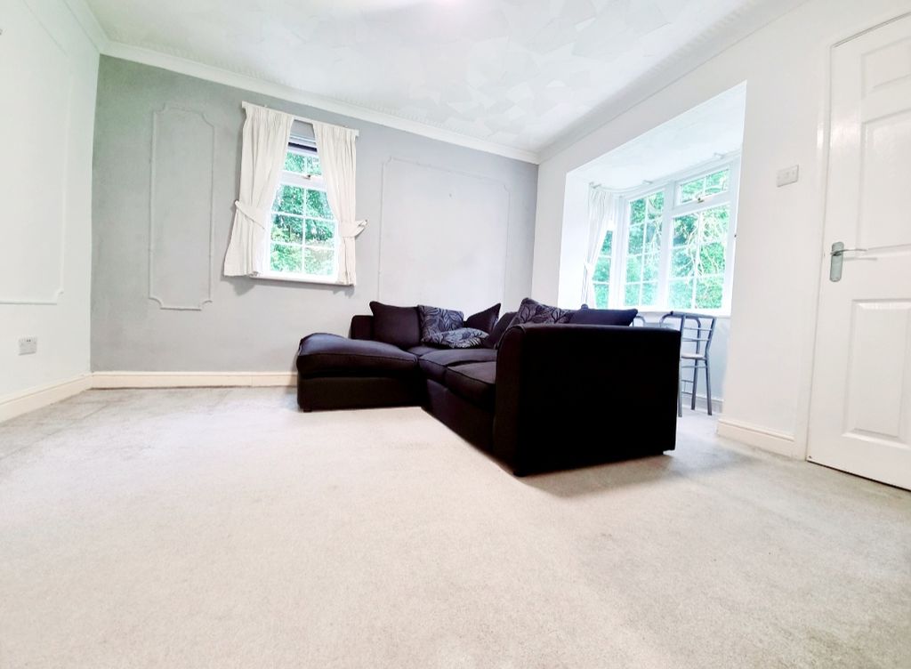 Property photo 3 of 15 Living Room