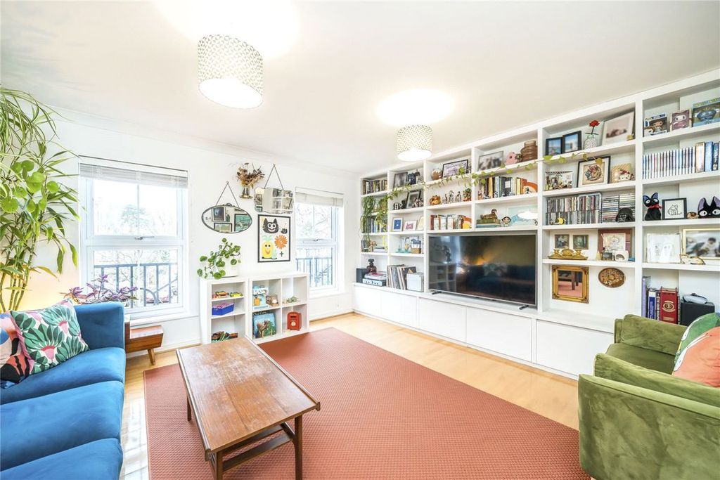 Property photo 2 of 11