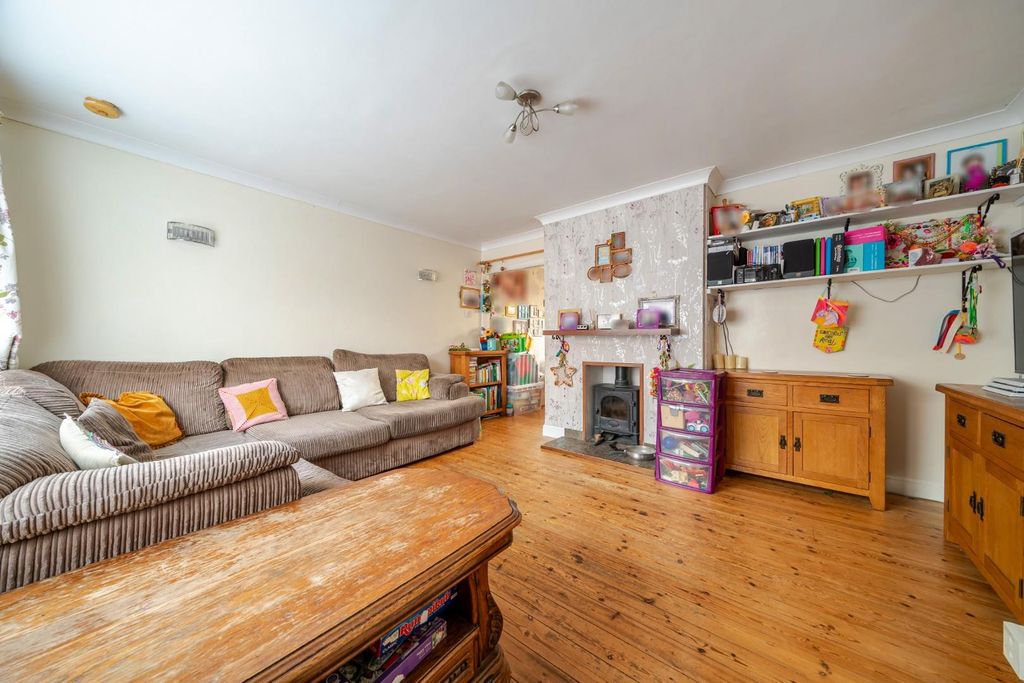 Property photo 2 of 15 1399977-13-696E101d3A0A1.Jpg