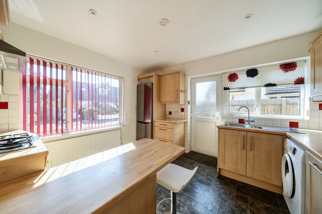 Property photo 3 of 22 Kitchen