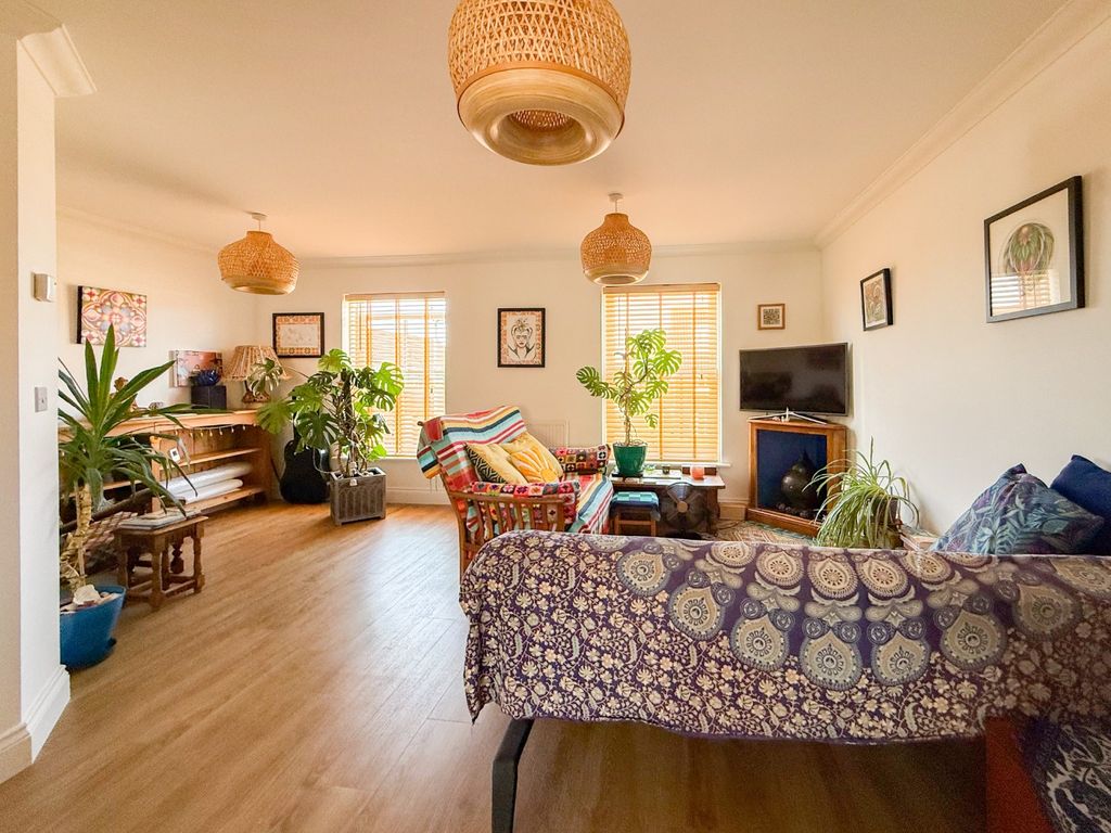 Property photo 2 of 19 5269483