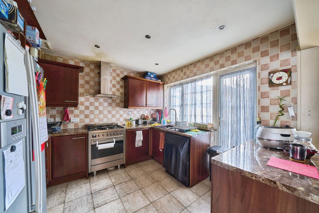 Property photo 3 of 25 3