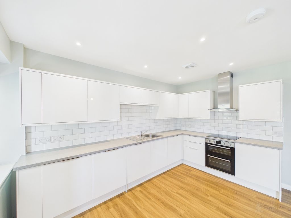 Property photo 3 of 12 Kitchen