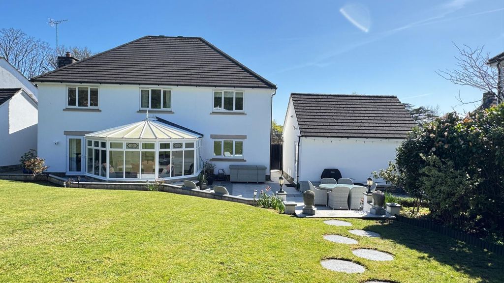 Property photo 2 of 37