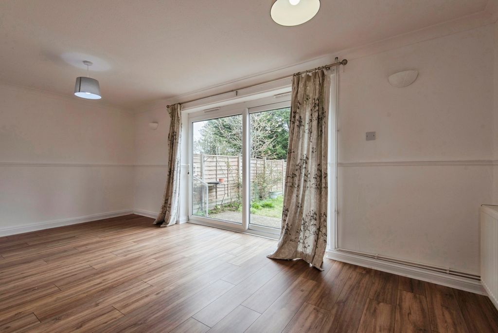 Property photo 3 of 20 Living Room