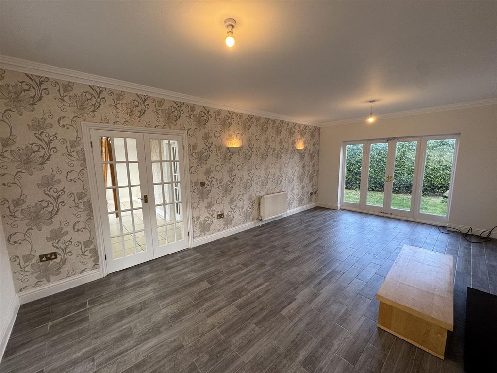 Property photo 2 of 54