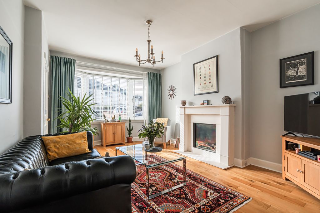 Property photo 2 of 19 Property Image 2