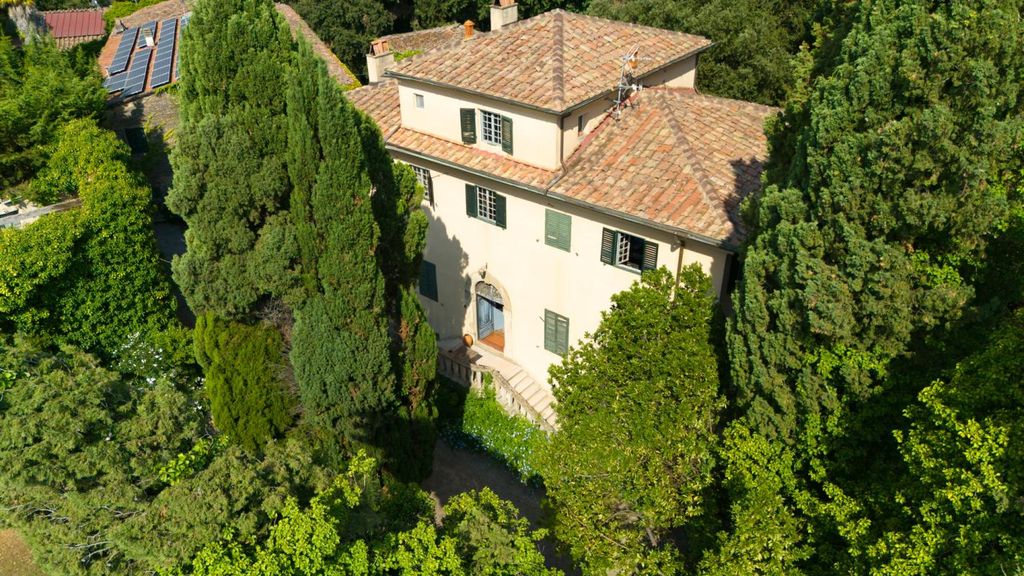 Property photo 2 of 36