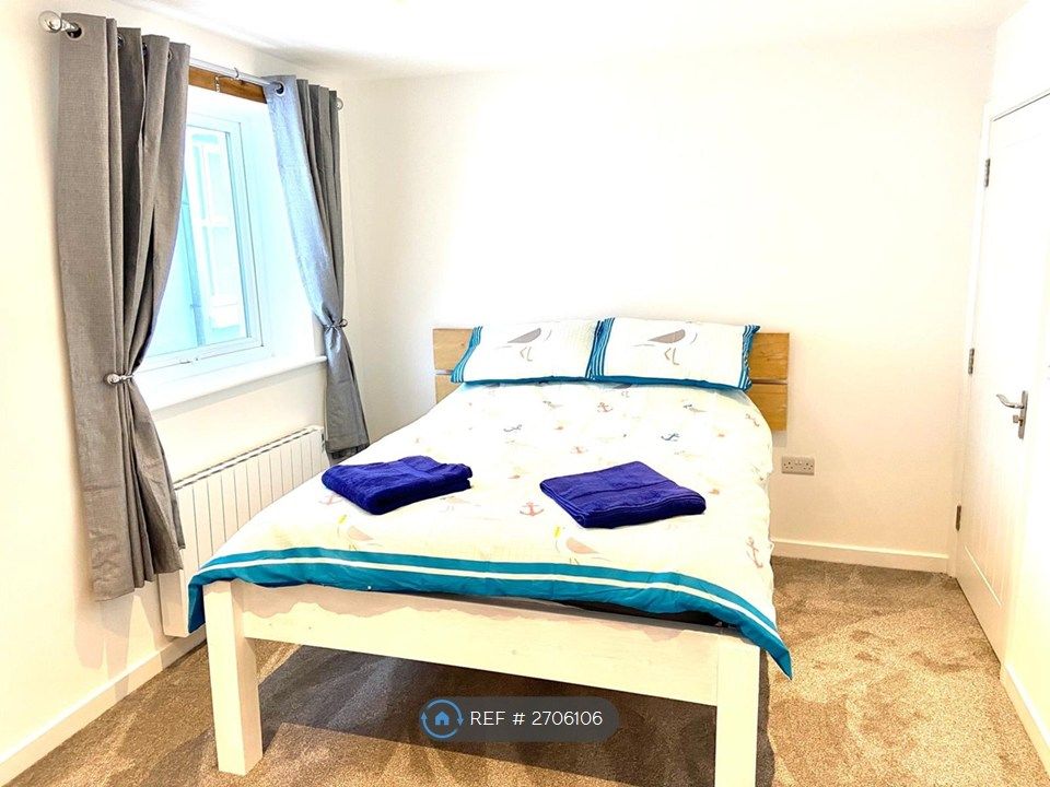 Property photo 3 of 7 Bedroom 1