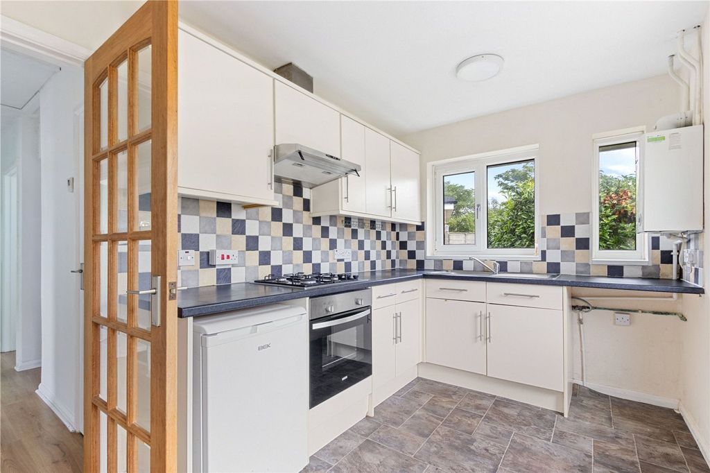 Property photo 3 of 12 Kitchen