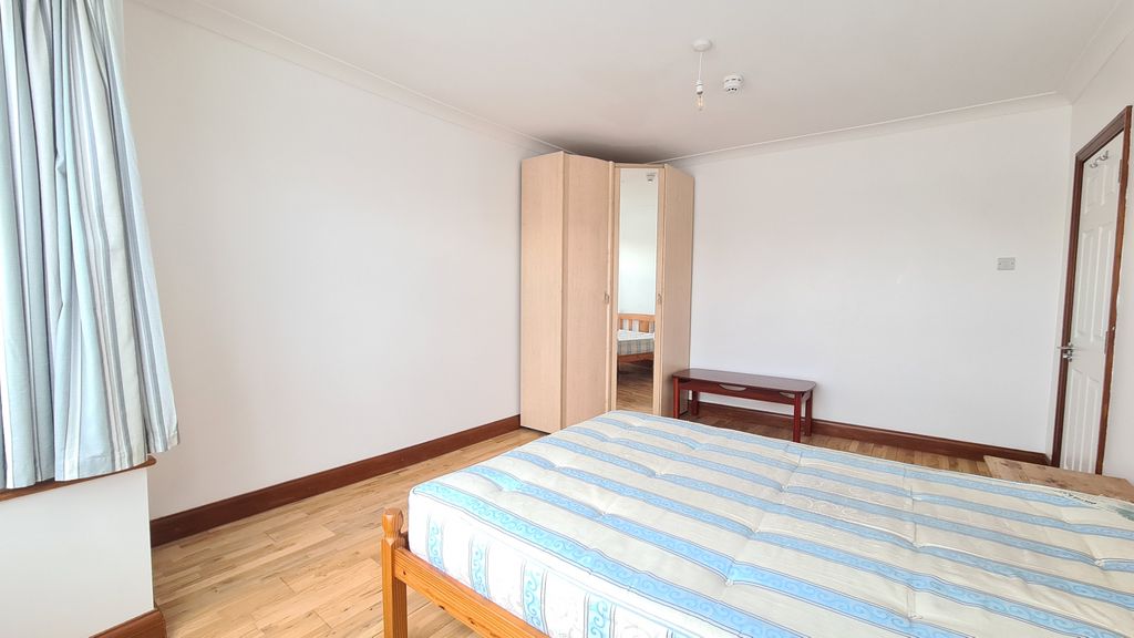 Property photo 2 of 7 Gallery