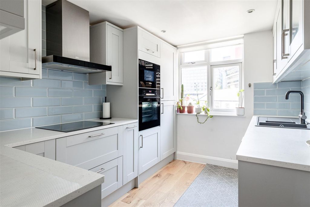 Property photo 2 of 12 Yeldham Road-8.Jpg