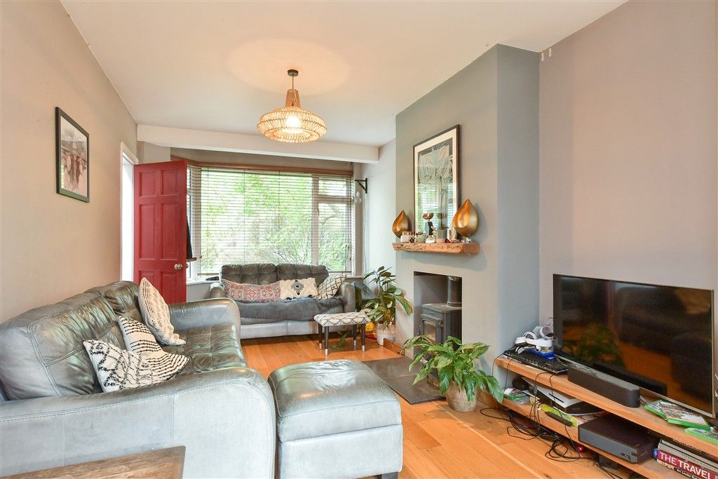 Property photo 3 of 9 Lounge